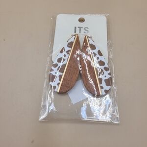 ITS Sense Earrings Cow Print And Brown Gold Pierced Lightweight New In Package